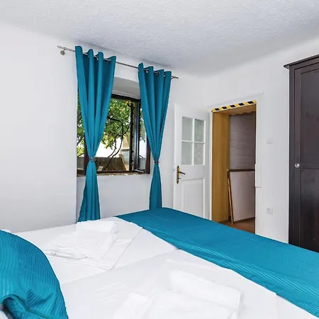 Holiday home 8 Bedroom Beautiful In Matulji
