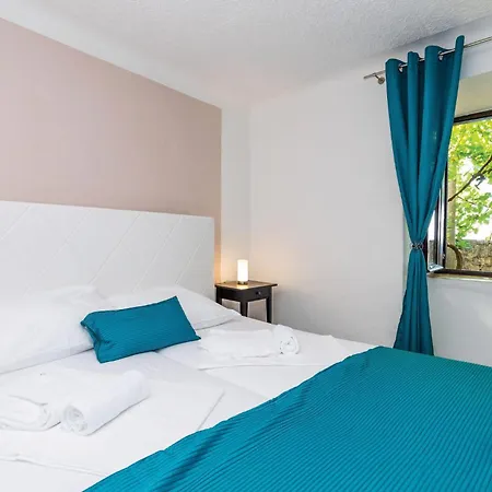8 Bedroom Beautiful In Holiday home *