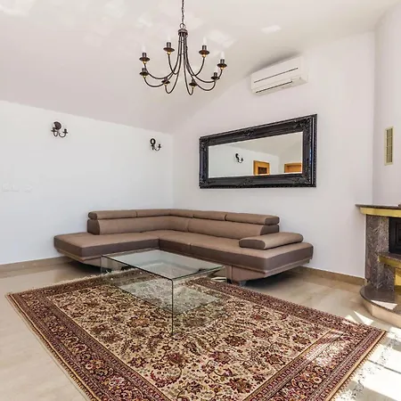 8 Bedroom Beautiful In Holiday home