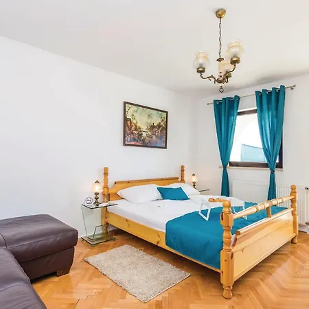 8 Bedroom Beautiful In Holiday home