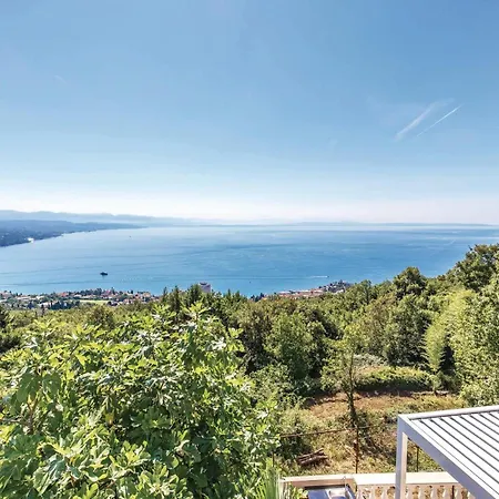 Holiday home 8 Bedroom Beautiful In